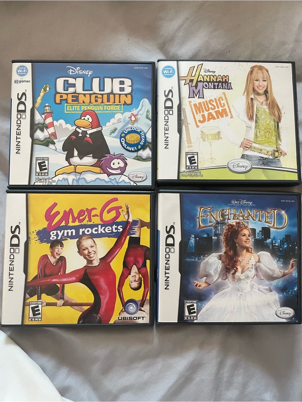 Lot of 4 Nintendo DS games. (Just the games)